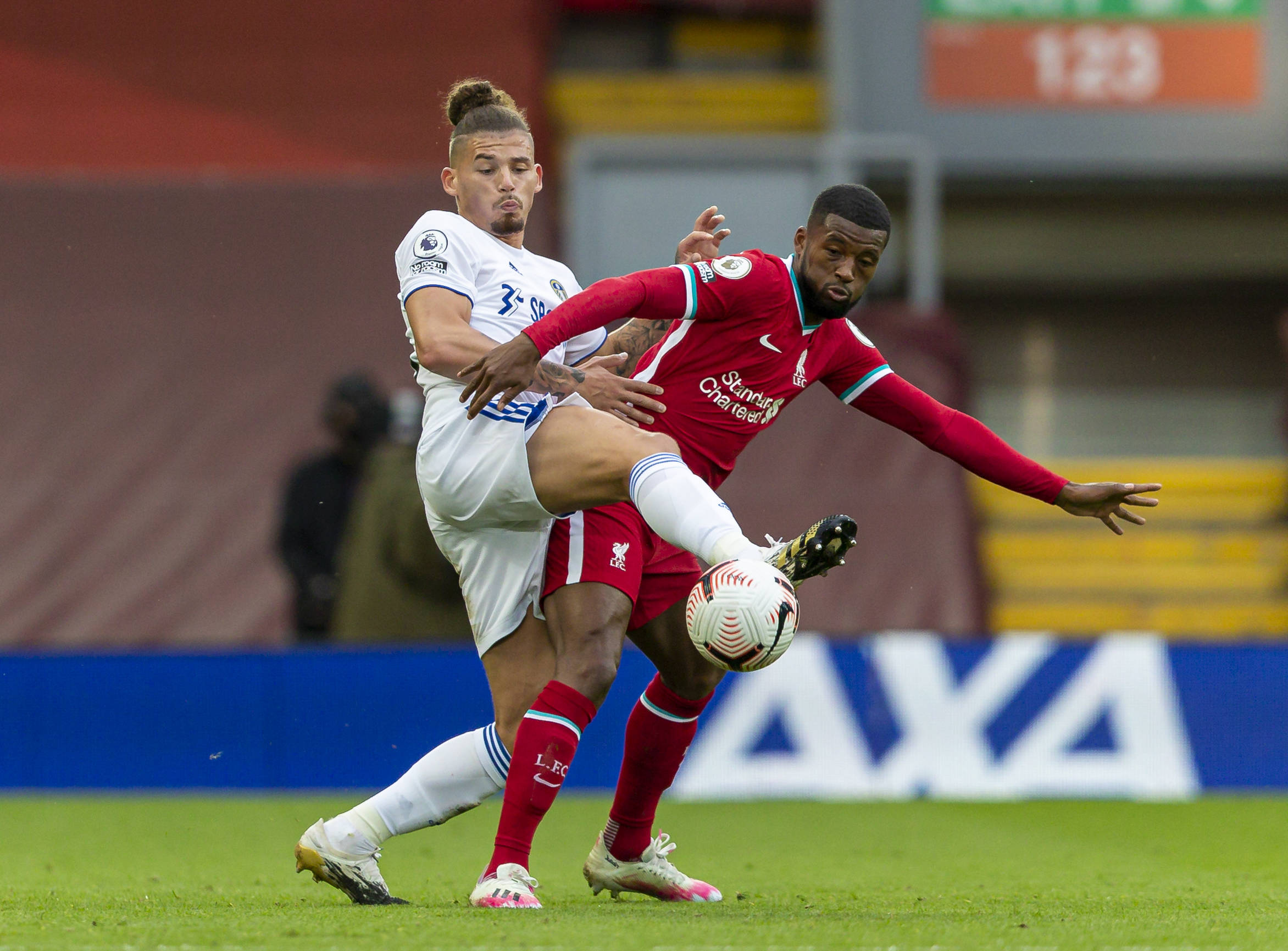 对决成为焦 对决成为焦